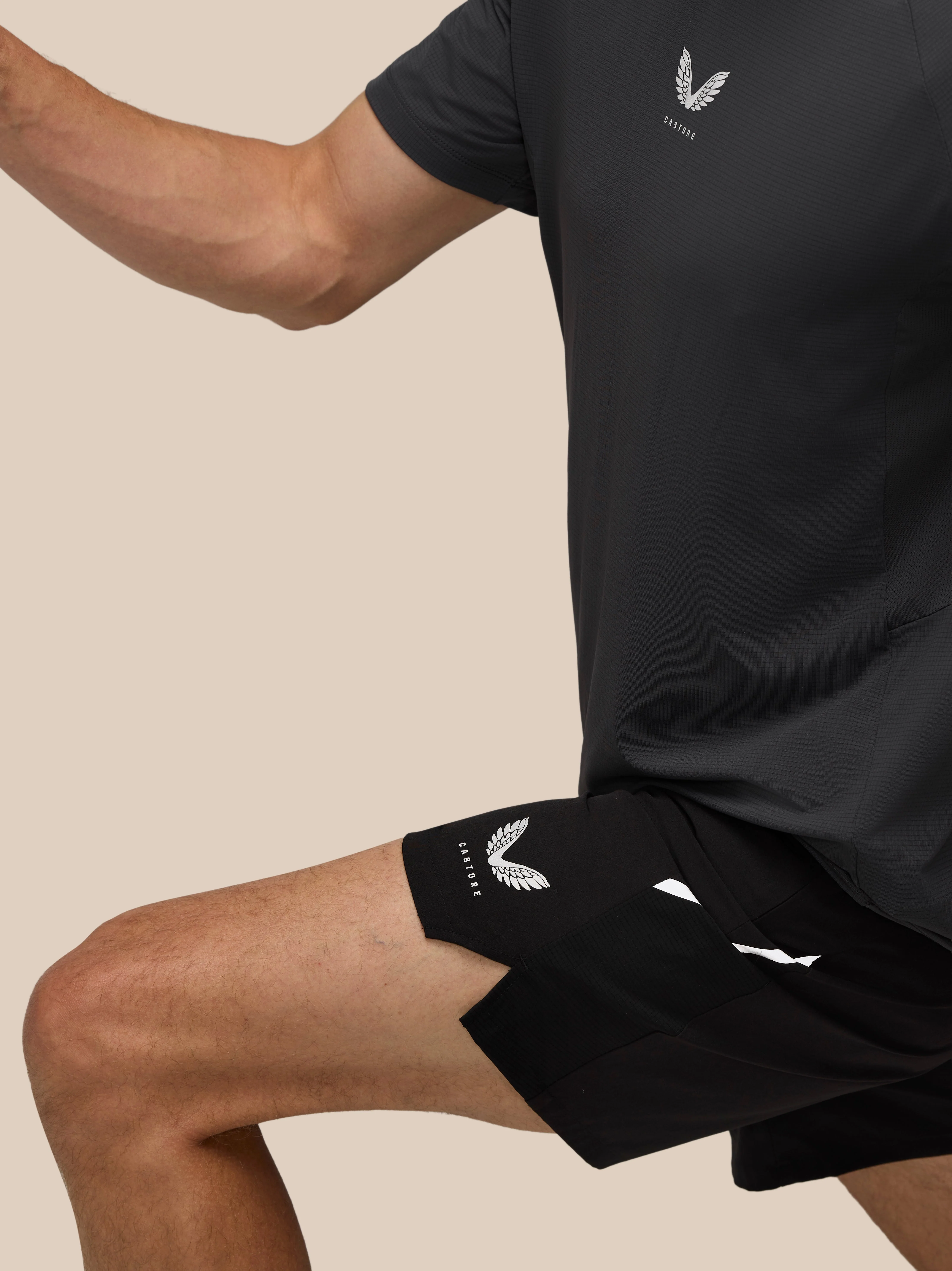 APEX TRAINING 6” SHORTS - BLACK - Image 4